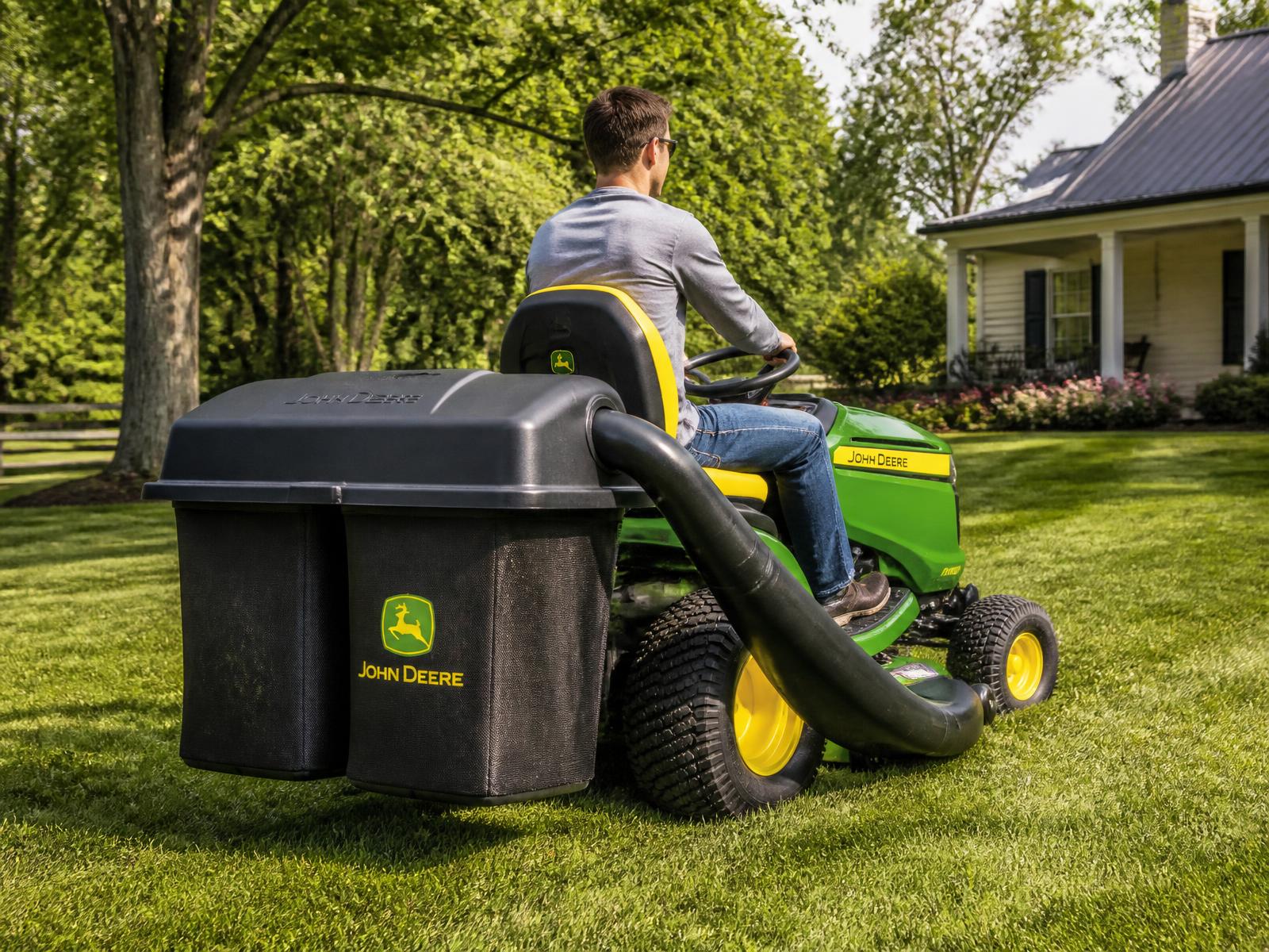 Versatile Mulching and Bagging Options